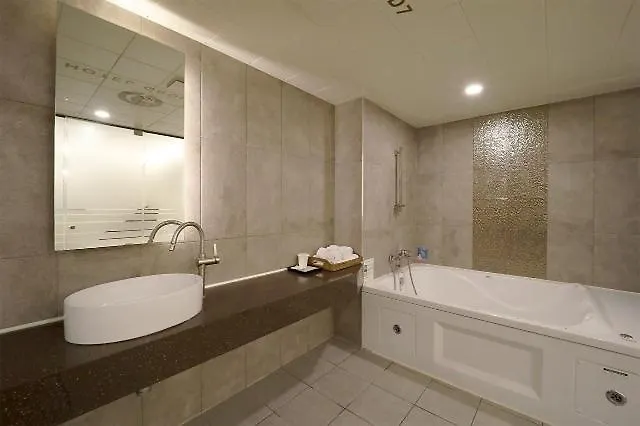 Ulsan Jinjang-Dong Hotel Ground 7 0*,